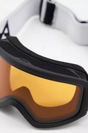 The Best 4 Goggles for Skiing Vacations