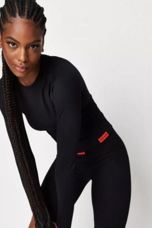 Stylish and Comfortable Black Sports Seamless Rib Full Length Thumbholes Gym Top